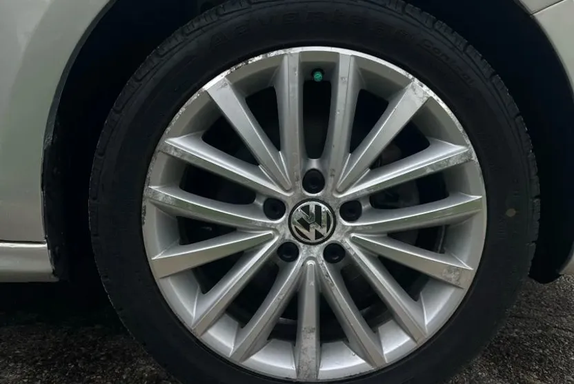2011 Volkswagen Jetta SEL photo 1