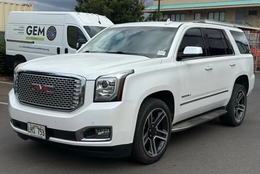 2017 Gmc Yukon Denali photo 1