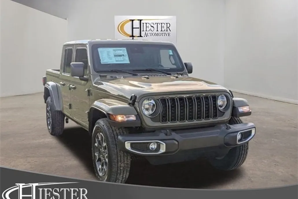 2025 Jeep Gladiator Sport S photo 1