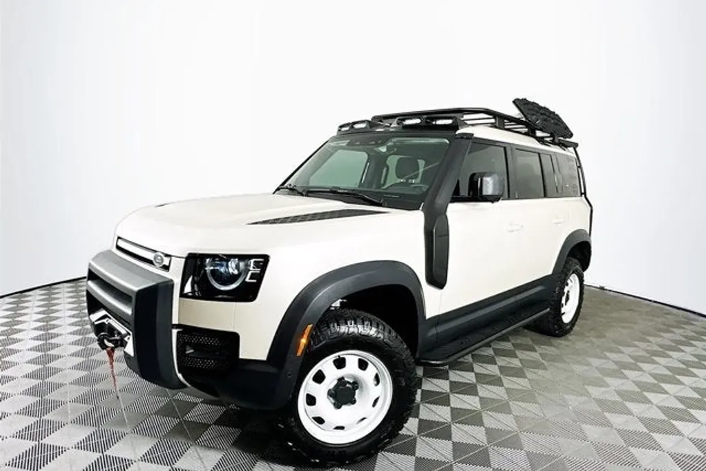 2024 Land Rover Defender 110 S photo 1