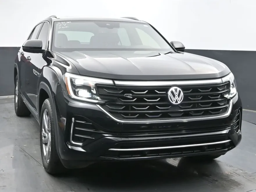 2024 Volkswagen Atlas Cross Sport SEL R-Line photo 1
