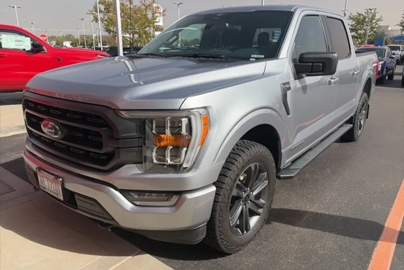 2023 Ford F-150 XLT photo 1