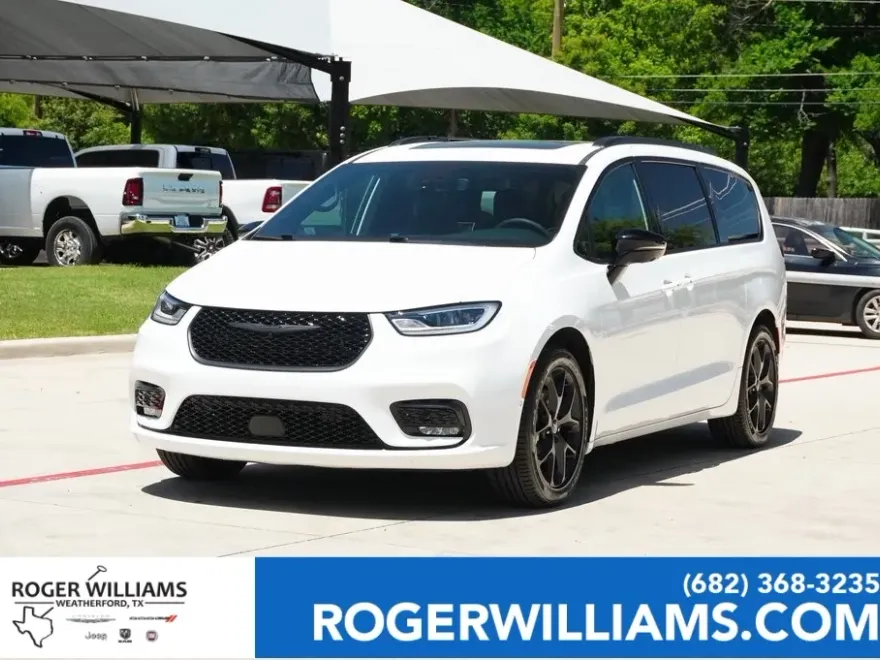 2024 Chrysler Pacifica Limited photo 1