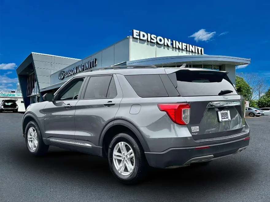 2023 Ford Explorer XLT photo 5