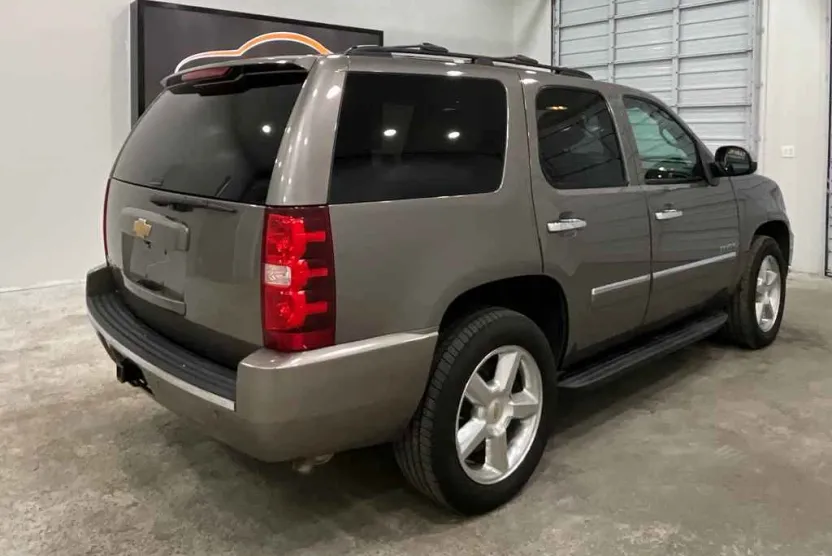 2014 Chevrolet Tahoe LTZ photo 1