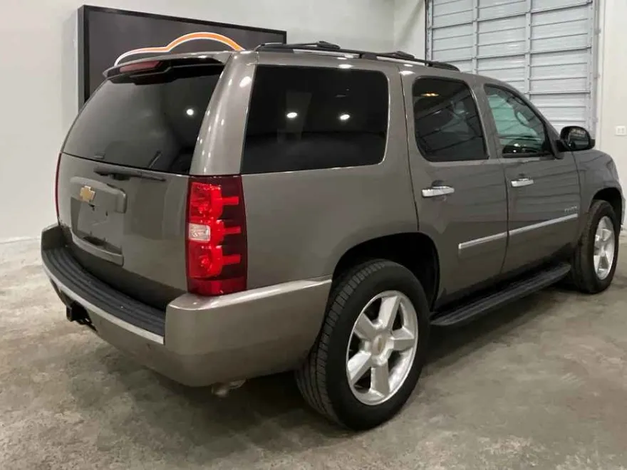 2014 Chevrolet Tahoe LTZ photo 1