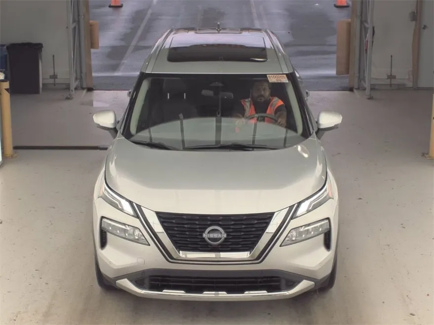 2023 Nissan Rogue Platinum photo 1