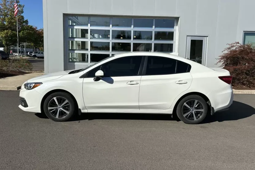 2022 Subaru Impreza Premium photo 1
