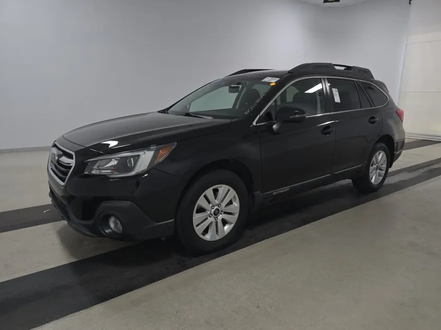 2019 Subaru Outback 2.5i Premium photo 1