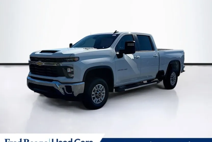 2024 Chevrolet Silverado 2500HD LT photo 1