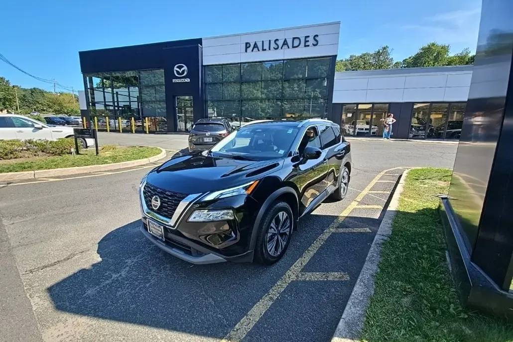 2021 Nissan Rogue SV photo 1