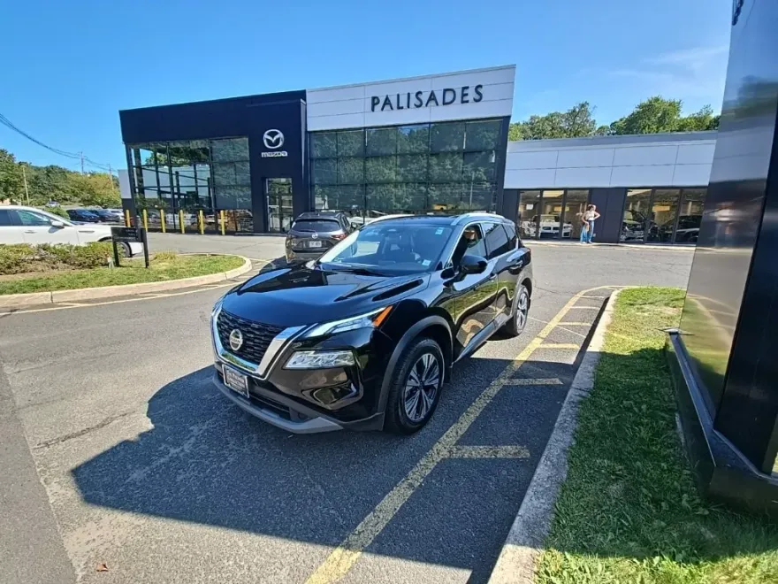 2021 Nissan Rogue SV photo 1