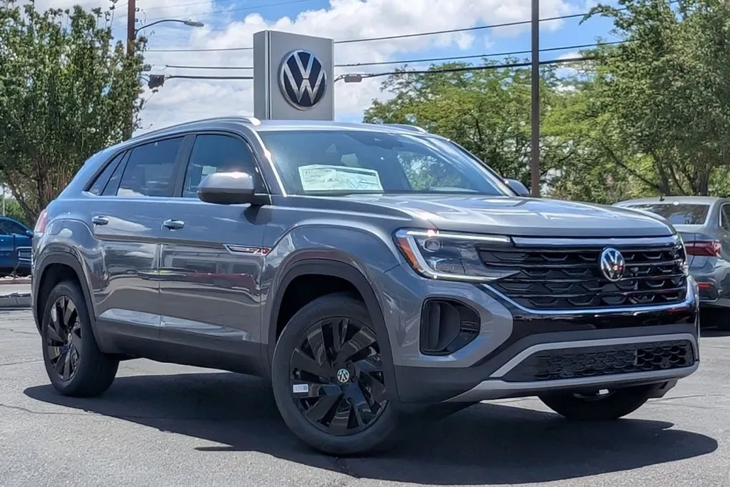 2025 Volkswagen Atlas Cross Sport SE Technology photo 1