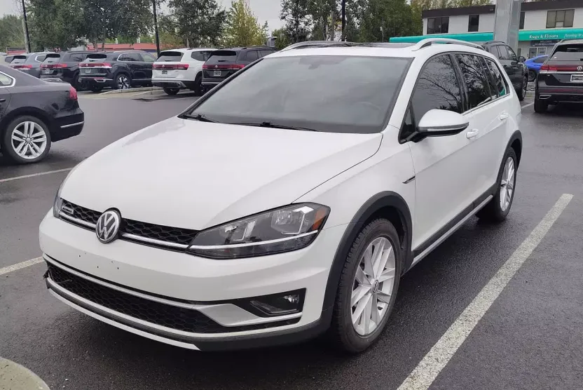 2019 Volkswagen Golf Alltrack SE photo 1