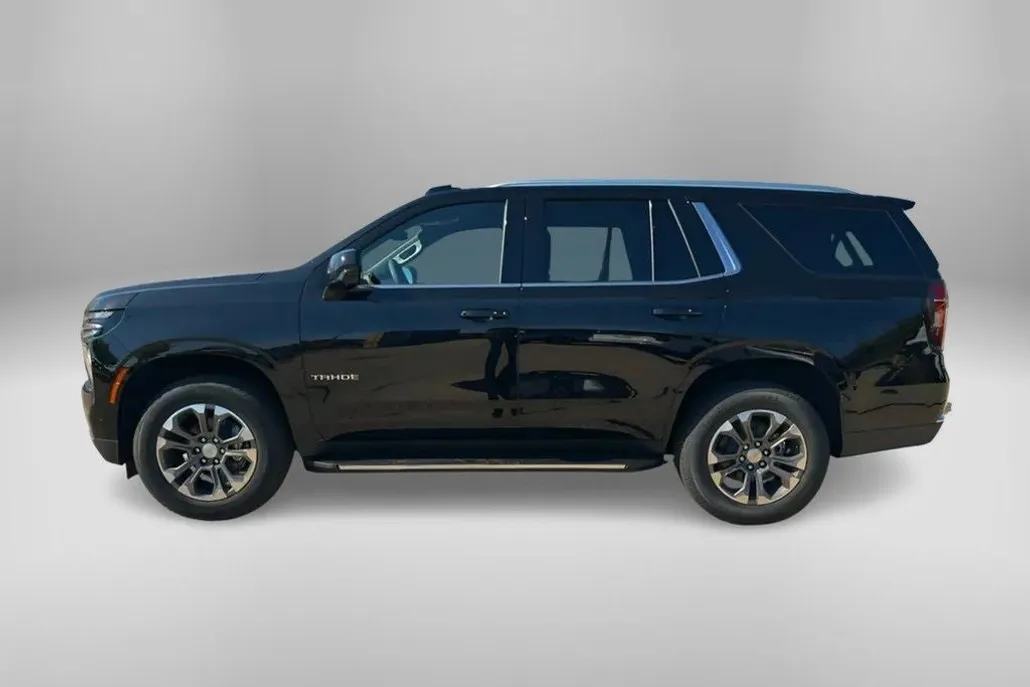 2025 Chevrolet Tahoe LS photo 1
