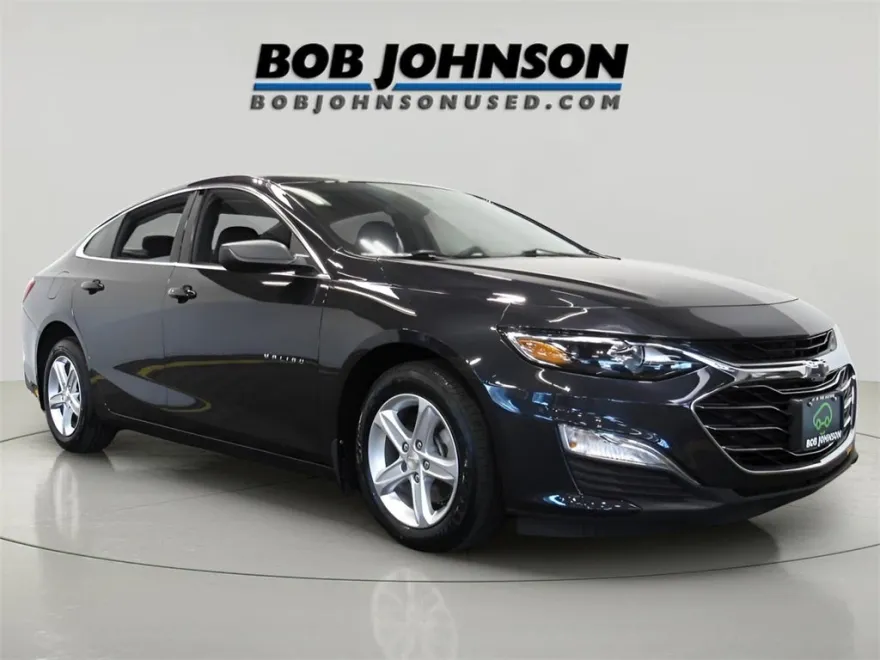 2022 Chevrolet Malibu LS photo 1