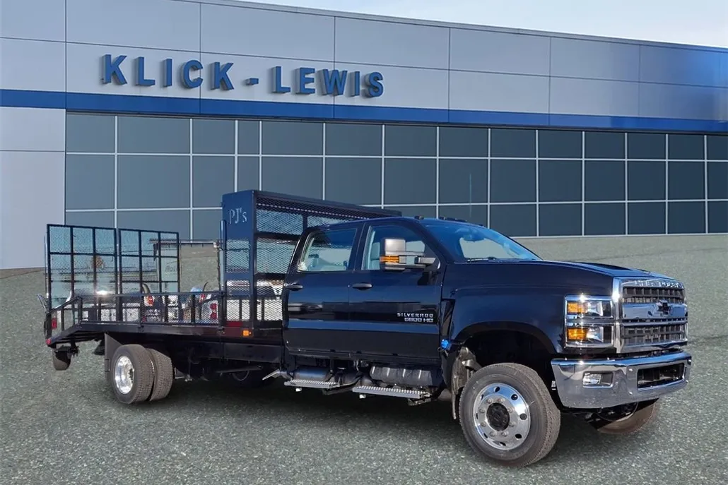 2024 Chevrolet Silverado 6500HD Work Truck photo 1