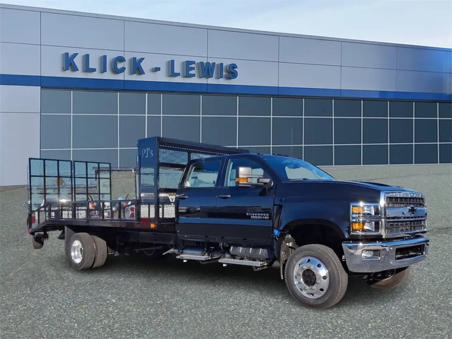2024 Chevrolet Silverado 6500HD Work Truck photo 1