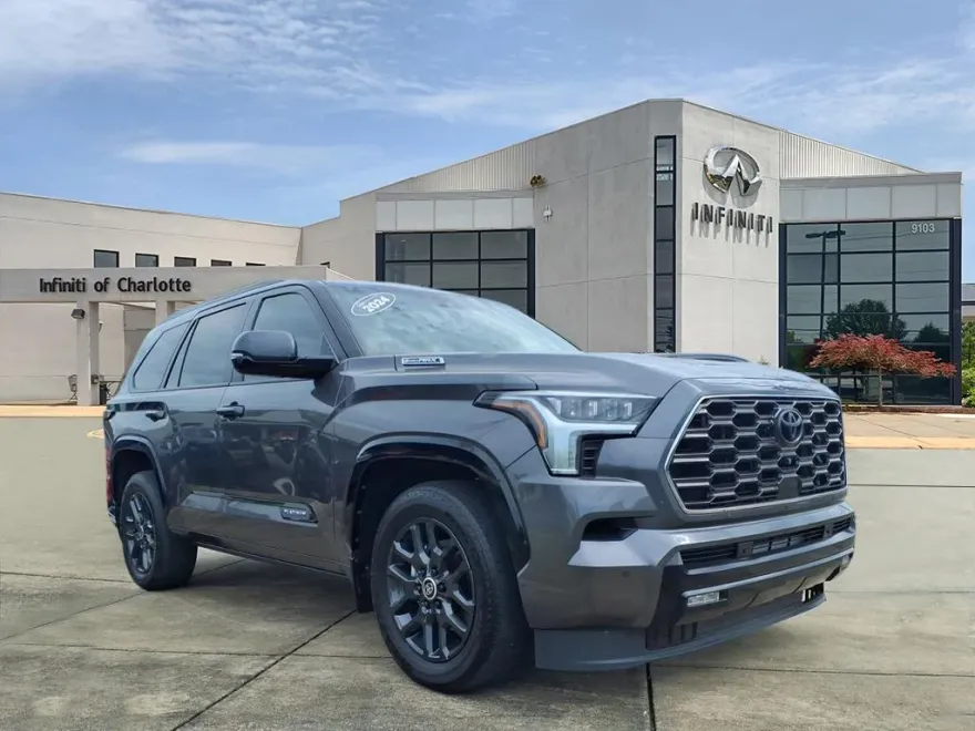 2024 Toyota Sequoia Platinum photo 1