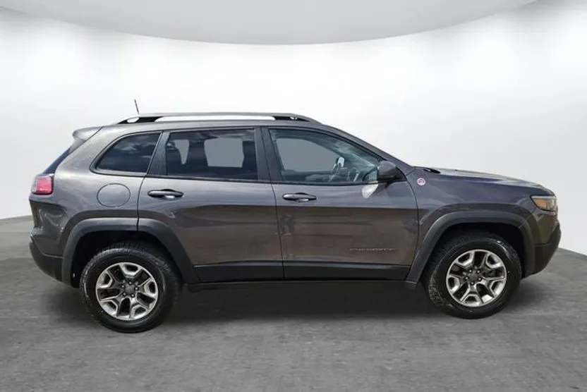 2019 Jeep Cherokee Trailhawk photo 1