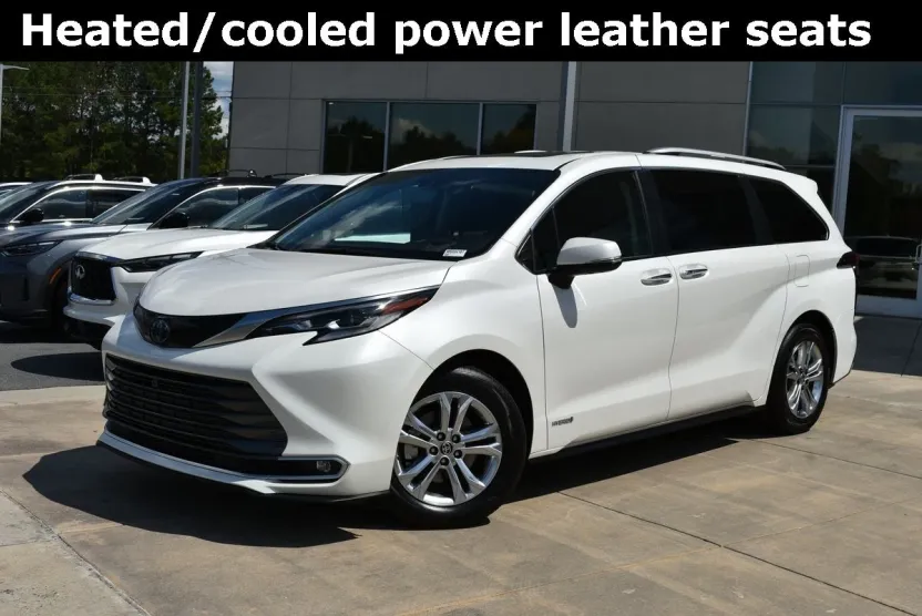 2021 Toyota Sienna Platinum photo 1