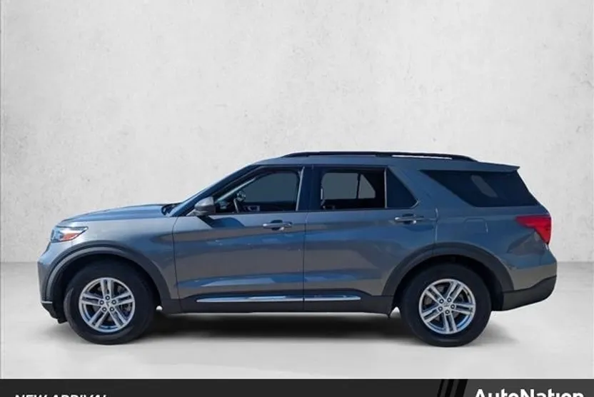 2021 Ford Explorer XLT photo 1