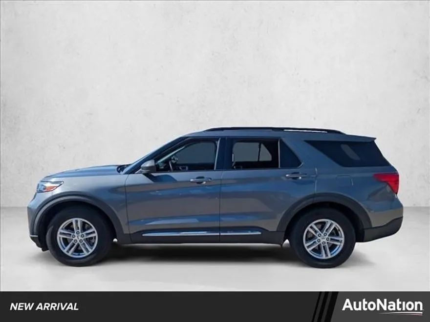 2021 Ford Explorer XLT photo 1