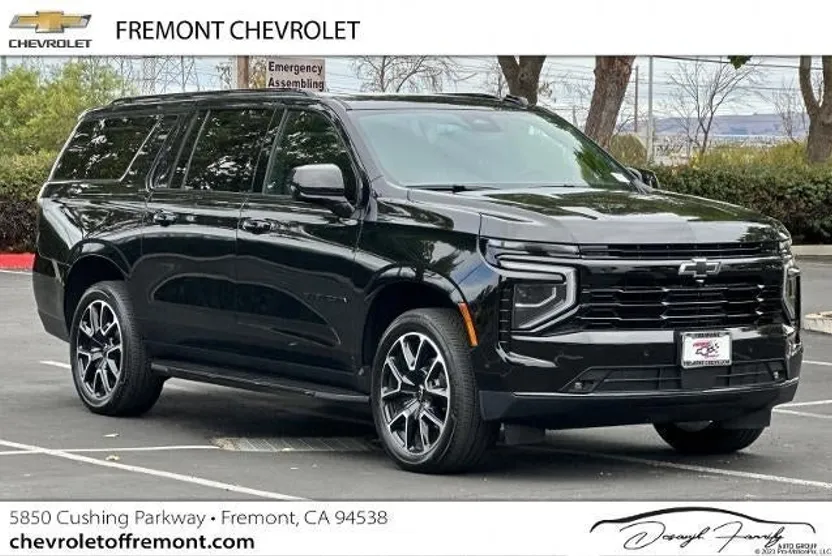 2025 Chevrolet Suburban RST photo 1