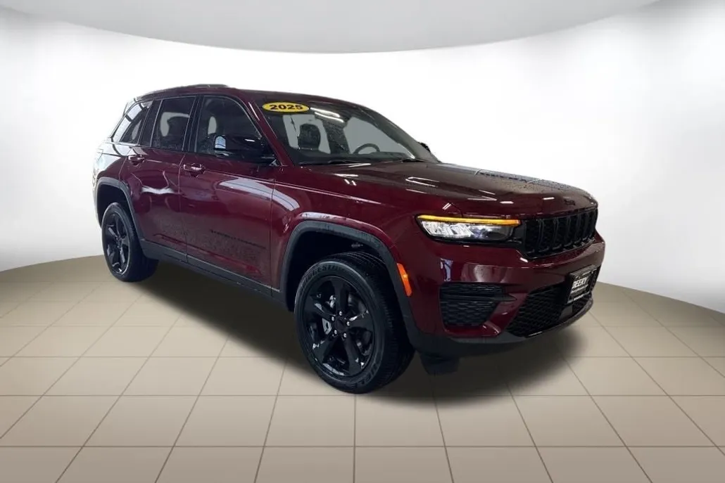 2025 Jeep Grand Cherokee Altitude X photo 1