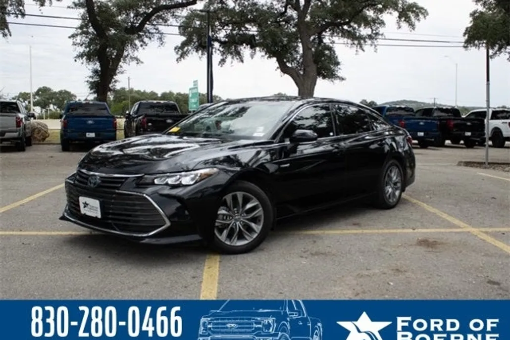 2020 Toyota Avalon Hybrid XLE photo 1