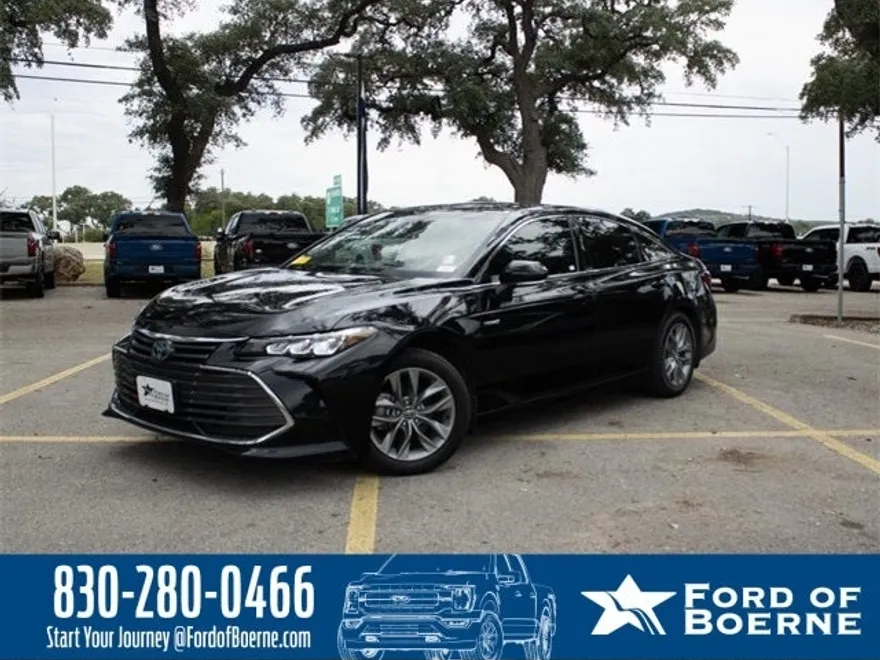 2020 Toyota Avalon Hybrid XLE photo 1