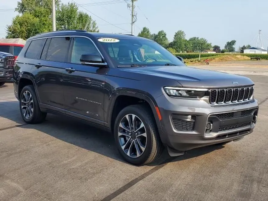 2022 Jeep Grand Cherokee Overland photo 1