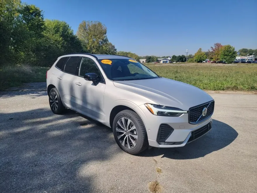 2025 Volvo XC60 B5 Plus photo 1