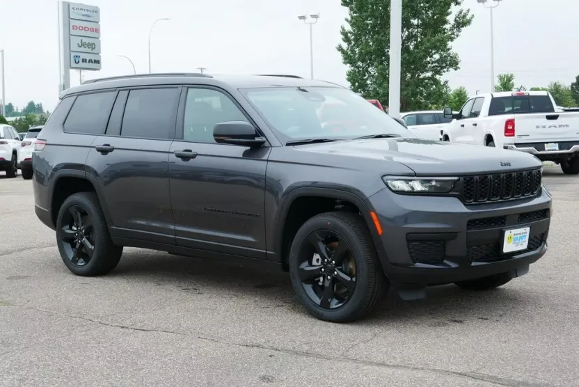 2025 Jeep Grand Cherokee Altitude X photo 1