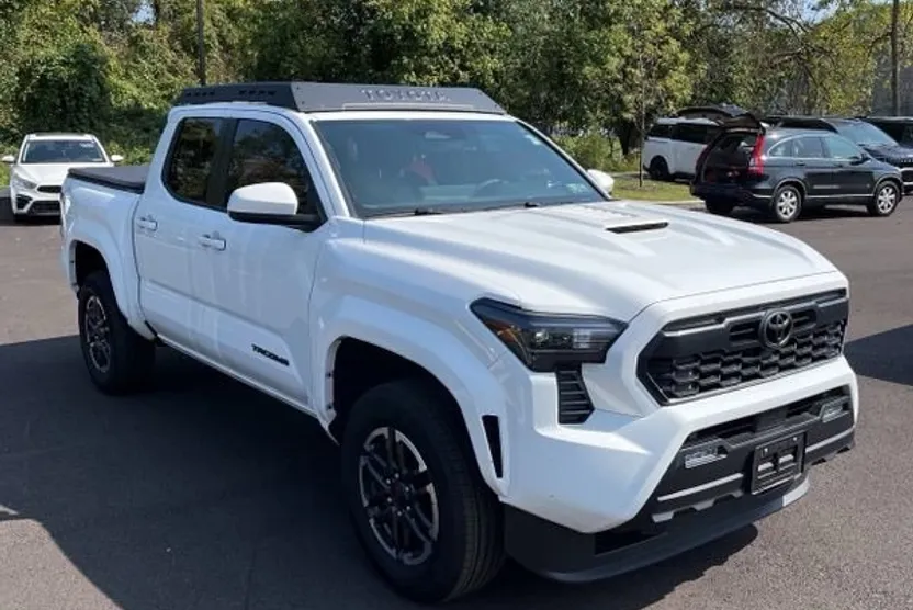 2025 Toyota Tacoma TRD Sport photo 1