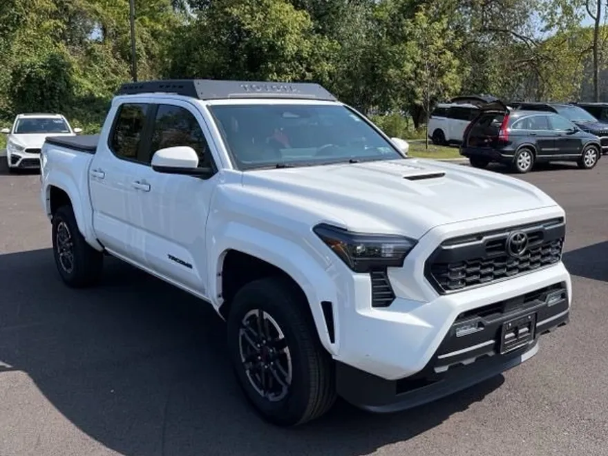 2025 Toyota Tacoma TRD Sport photo 1