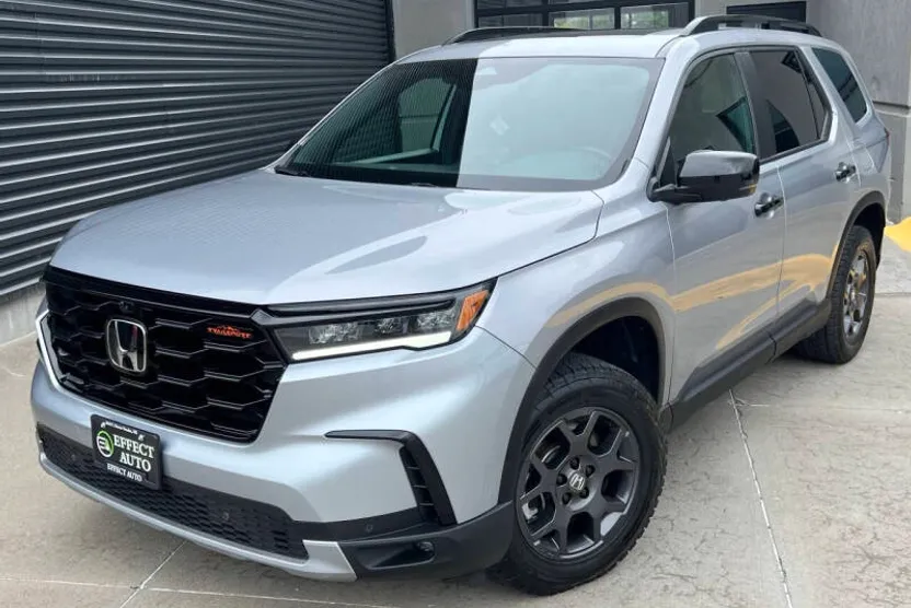 2024 Honda Pilot TrailSport photo 1