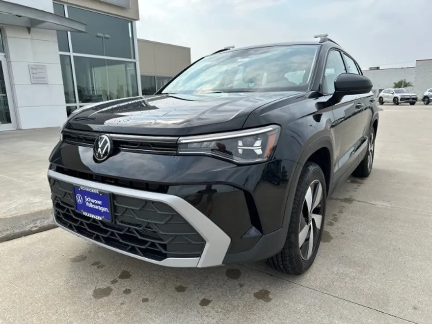 2025 Volkswagen Taos S photo 1
