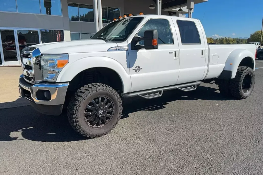 2013 Ford F-350 Lariat photo 1