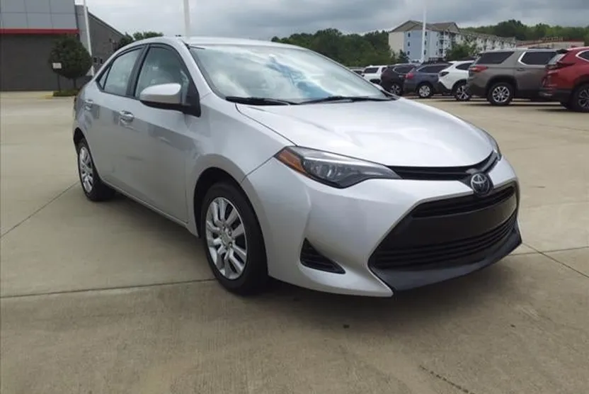2019 Toyota Corolla XLE XSE photo 1