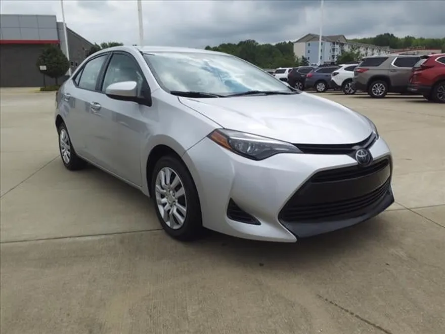 2019 Toyota Corolla XLE XSE photo 1