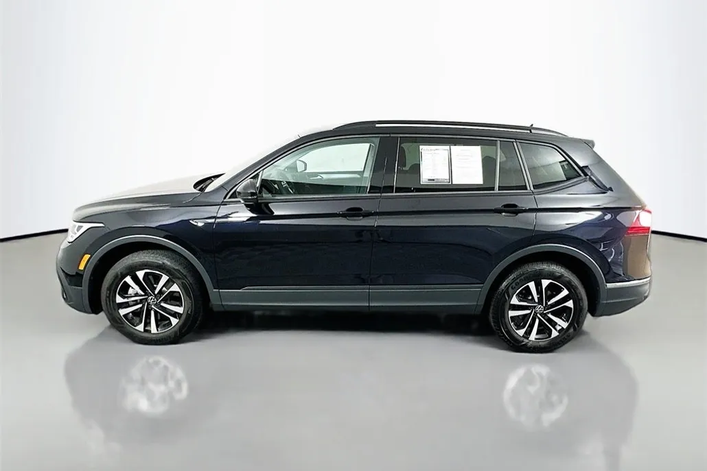 2022 Volkswagen Tiguan S photo 1
