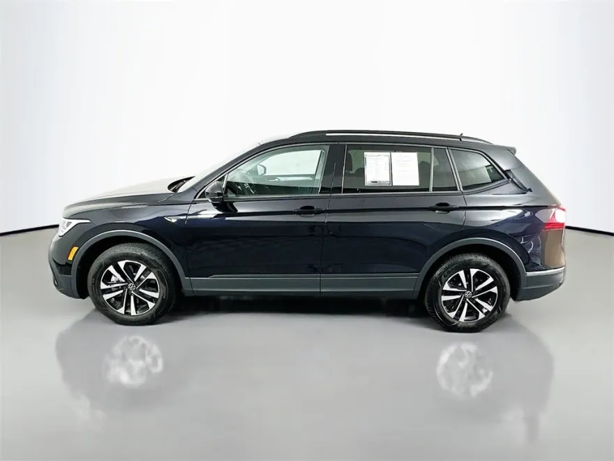 2022 Volkswagen Tiguan S photo 1