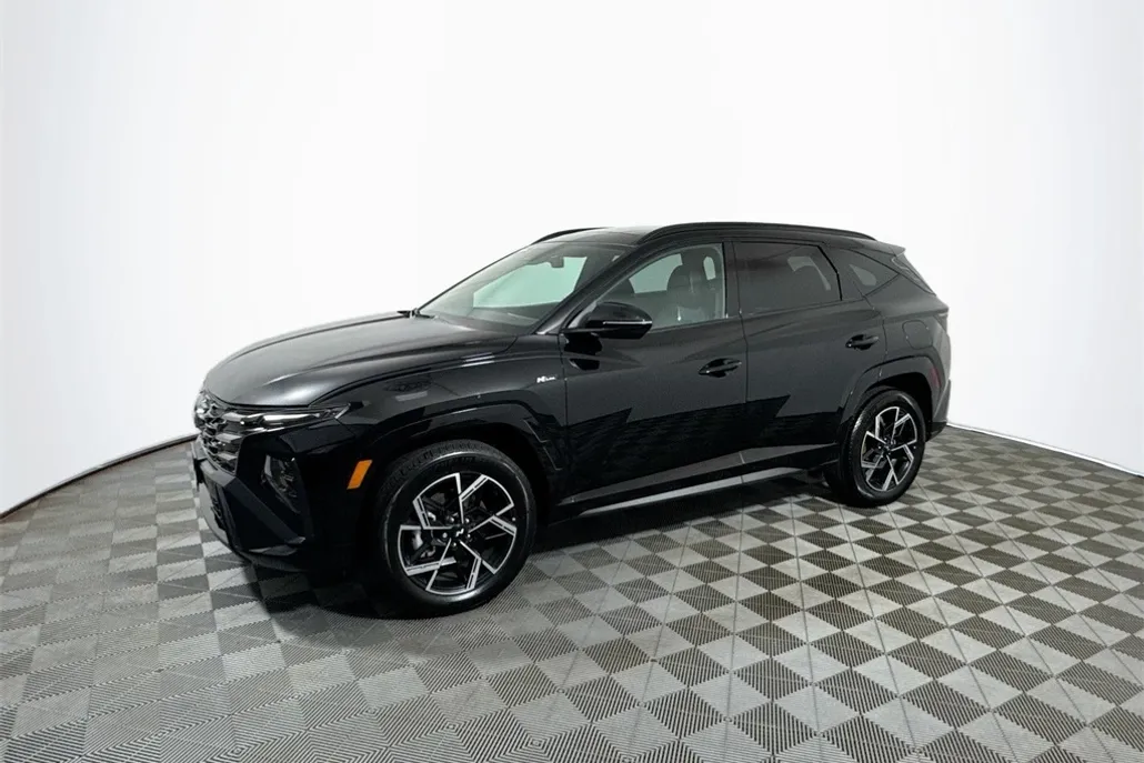 2025 Hyundai Tucson Hybrid N Line photo 1