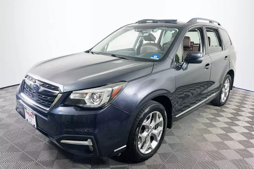 2018 Subaru Forester Touring photo 1