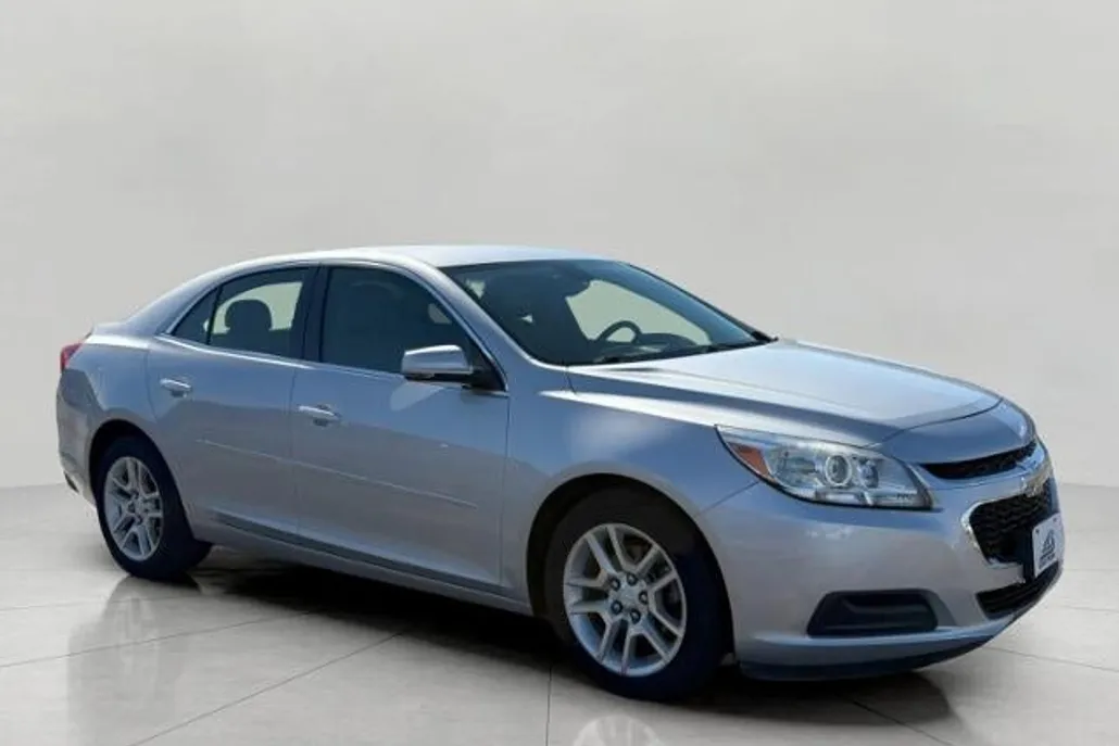 2014 Chevrolet Malibu 1LT photo 1