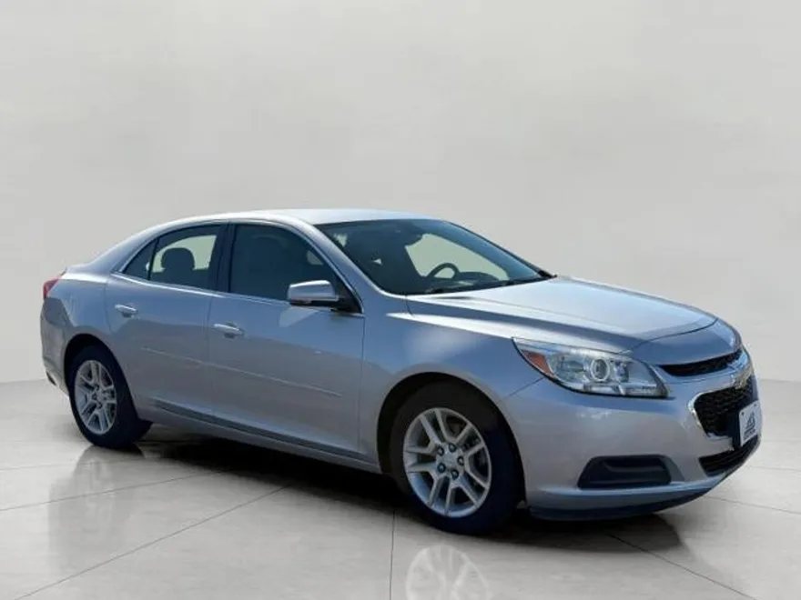 2014 Chevrolet Malibu 1LT photo 1
