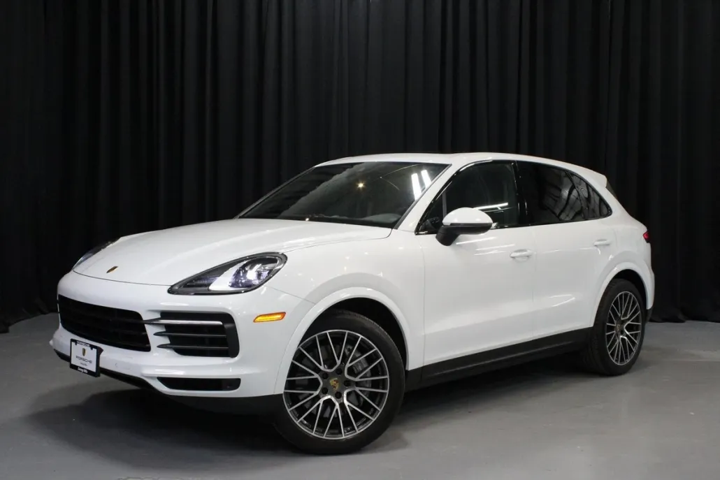 2023 Porsche Cayenne Platinum Edition photo 1