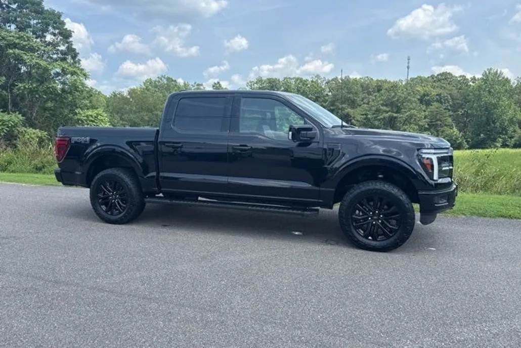 2025 Ford F-150 Lariat photo 1