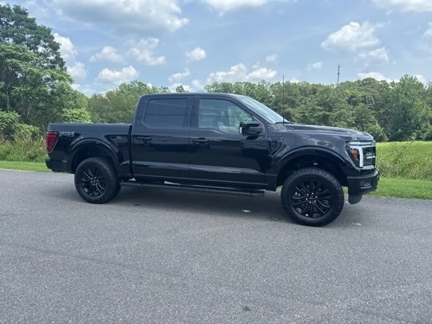 2025 Ford F-150 Lariat photo 1